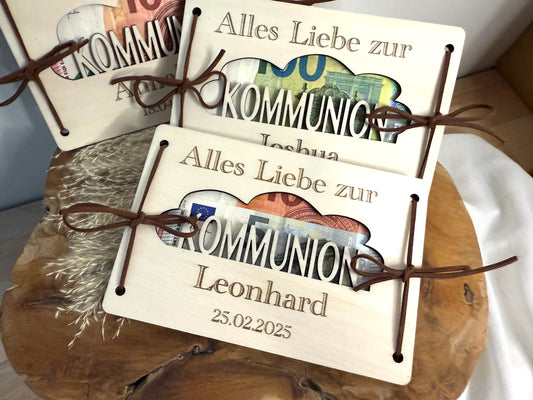 Gravierte Holzkarte zur Kommunio. Geldgeschenk personalisiert mit Namen und Datum. In der Größe 16x11 cm.