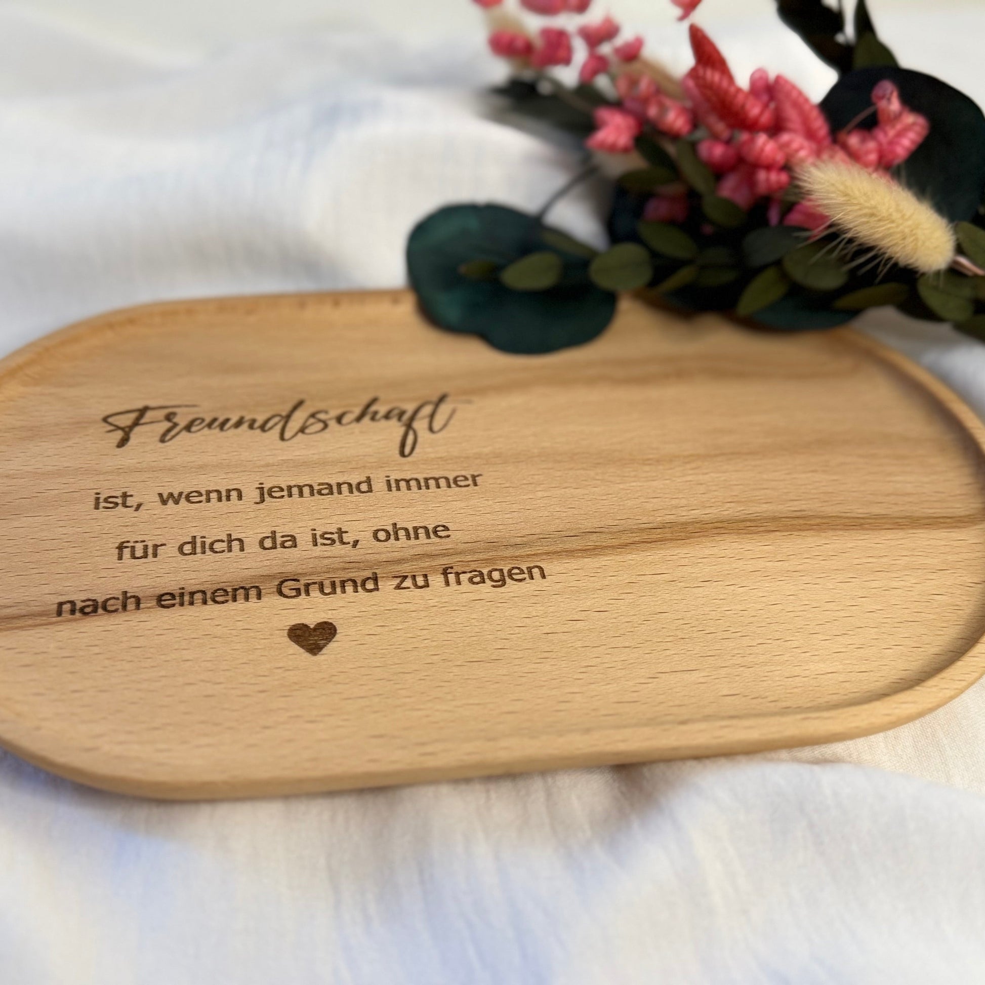 Deko Tablett aus Holz graviert mit Freundschaft spruch