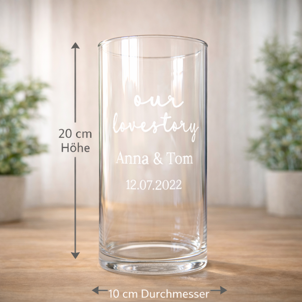 Glasvase mit Maßangaben 20 cm hoch und 10 cm Durchmesser