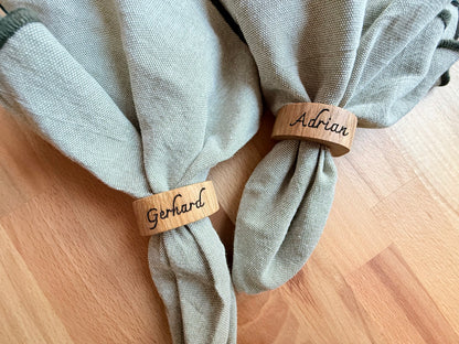 Napkin rings made of oak