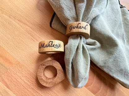 Napkin rings made of oak