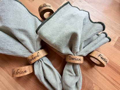 Napkin rings made of oak