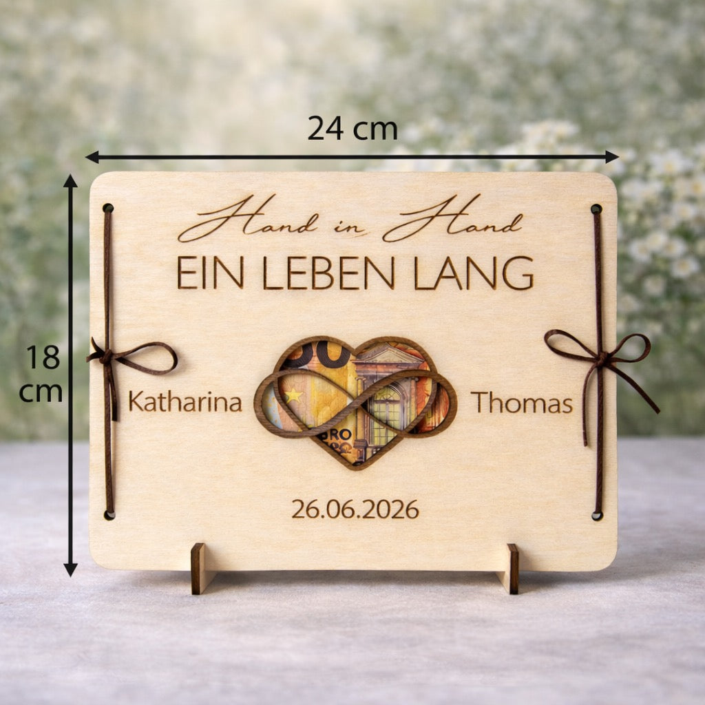 Personalisierte Geldgeschenkkarte zur Hochzeit aus Holz mit Maßen 24 x 18 cm