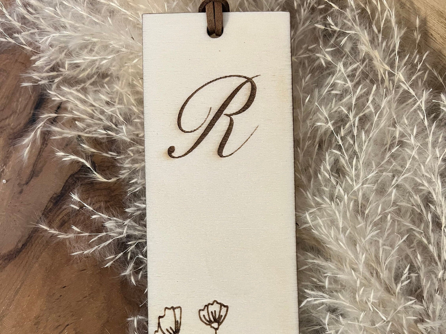 Wooden bookmark with flowers